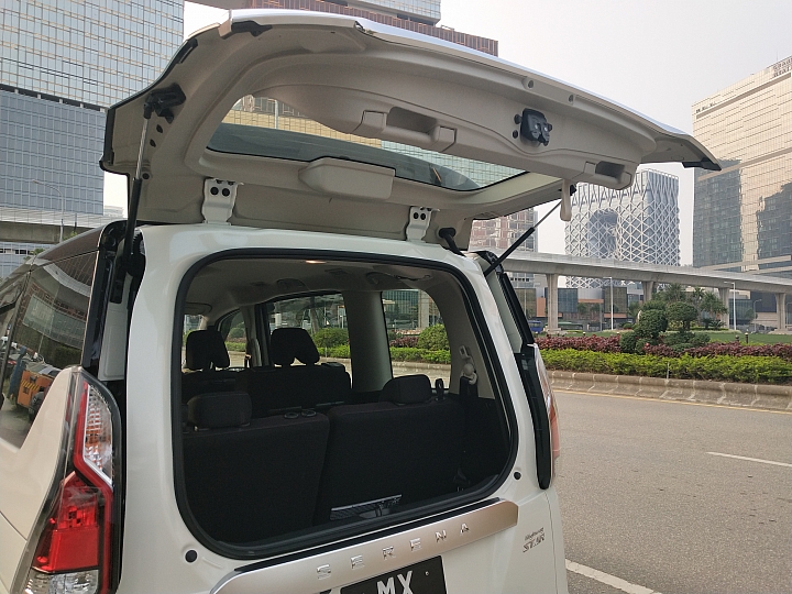2017 Nissan Serena 2.0 Highway Star 開箱