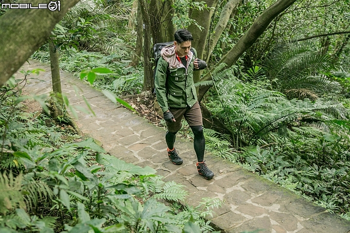 防水耐操的輕旅好夥伴 MERRELL 「CHAMELEON 7 MID GORE-TEX」開箱實測!