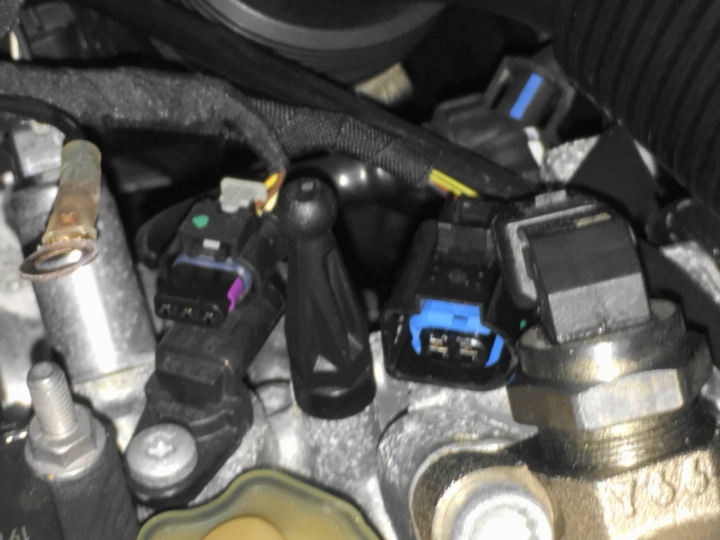 Golf R 一萬公里燃燒室積碳與火星塞燃燒狀況檢查