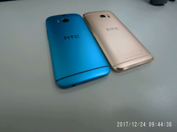 重新開箱HTC M8 ,更換電池,背蓋。