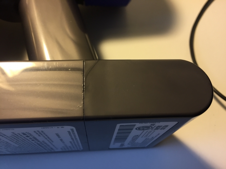 Dyson V8 無法充電 -DIY 修復
