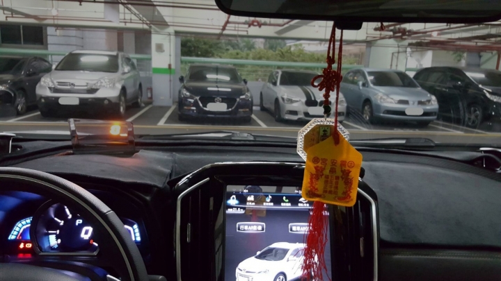 淨車平安,納智捷U6 GT細膩白請多指教