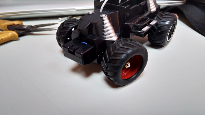 幫兒子的車車換上了 可樂牌 環保節能胎