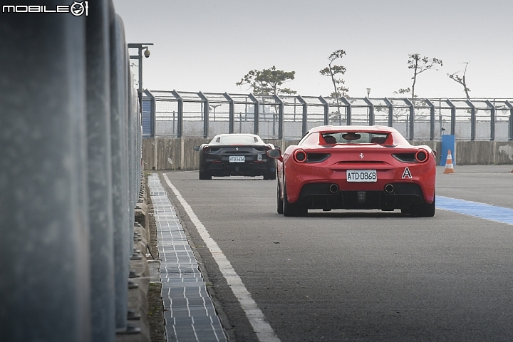 地表最優秀引擎威能,Ferrari 488 GTB 賽道體驗!