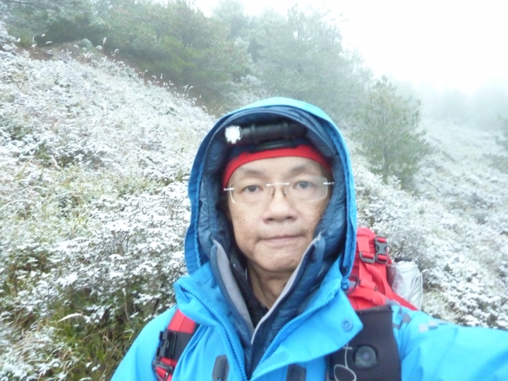 計畫要一日合歡北、西峰,原本說好的多雲時晴,迎接我的卻是今年第一場雪