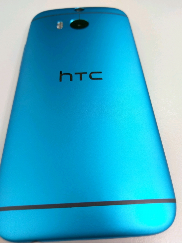 重新開箱HTC M8 ,更換電池,背蓋。