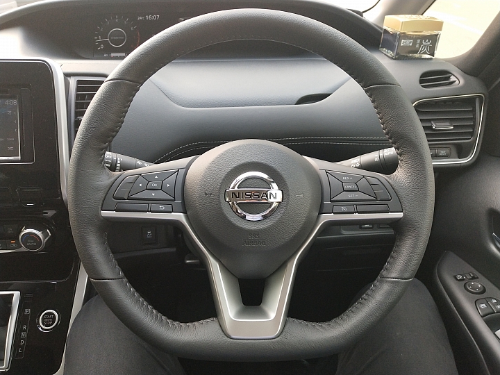 2017 Nissan Serena 2.0 Highway Star 開箱