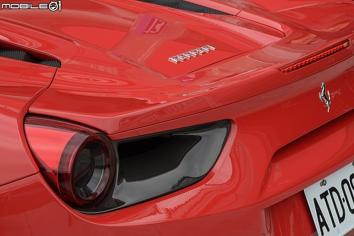 地表最優秀引擎威能,Ferrari 488 GTB 賽道體驗!
