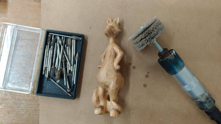 可愛狐狸雕