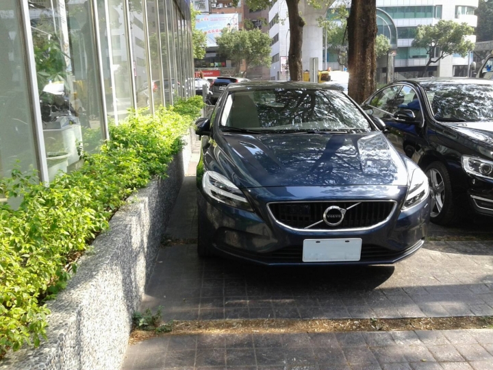 VOLVO安全不分等級試駕活動心得---V40T3試駕心得與建議
