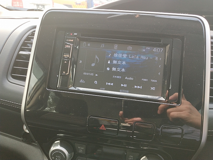 2017 Nissan Serena 2.0 Highway Star 開箱