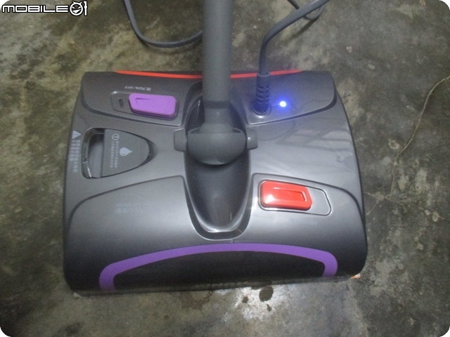 我家多了一台{多功能蒸汽地板清潔機{旗艦款}(PH-S15M)。