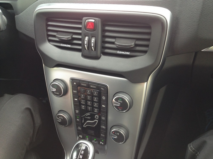 VOLVO安全不分等級試駕活動心得---V40T3試駕心得與建議