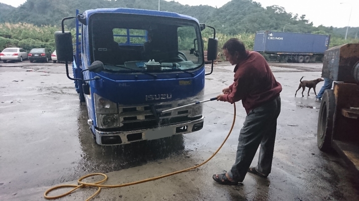 ISUZU 3噸半特式版(微開箱)想到就開一下