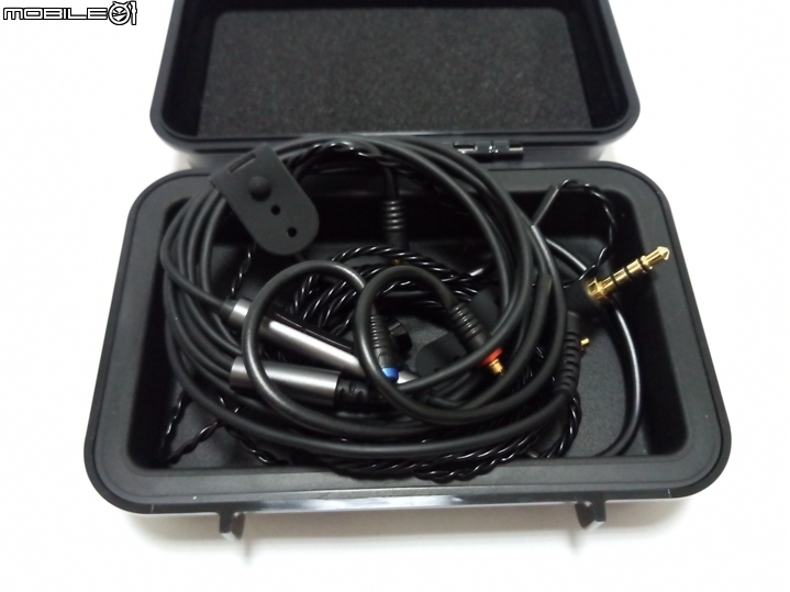 FiiO FH1 雙單元可換線入耳式耳機試聽評測