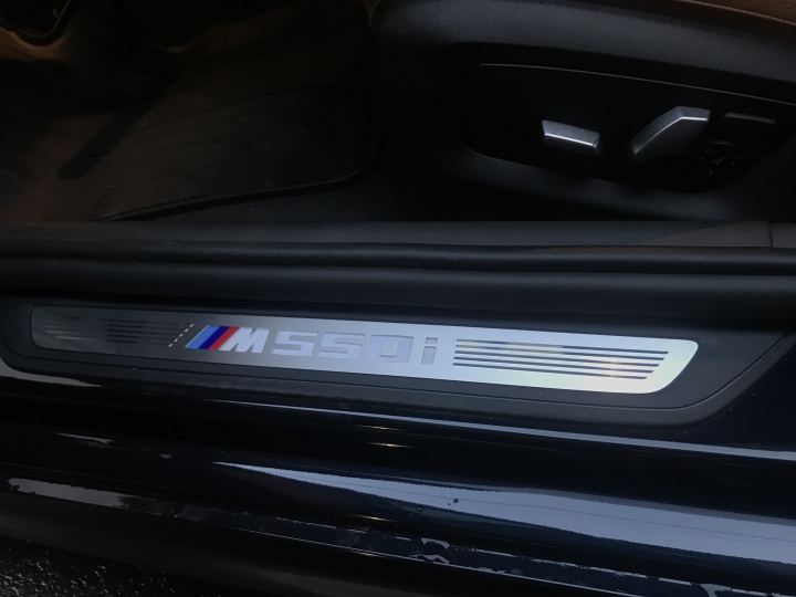 BMW G30 M550i-X drive