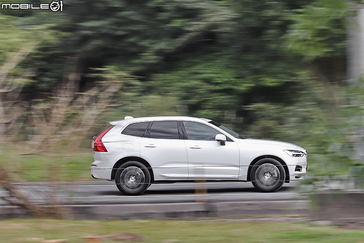 不只是旗艦，更是未來！ Volvo XC60 T8 試駕報導