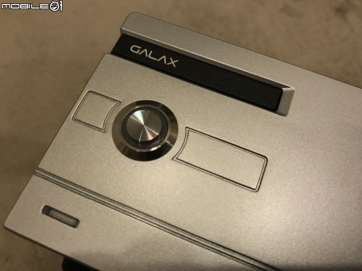 筆電內顯救星GALAX SNPR TB3 BOX