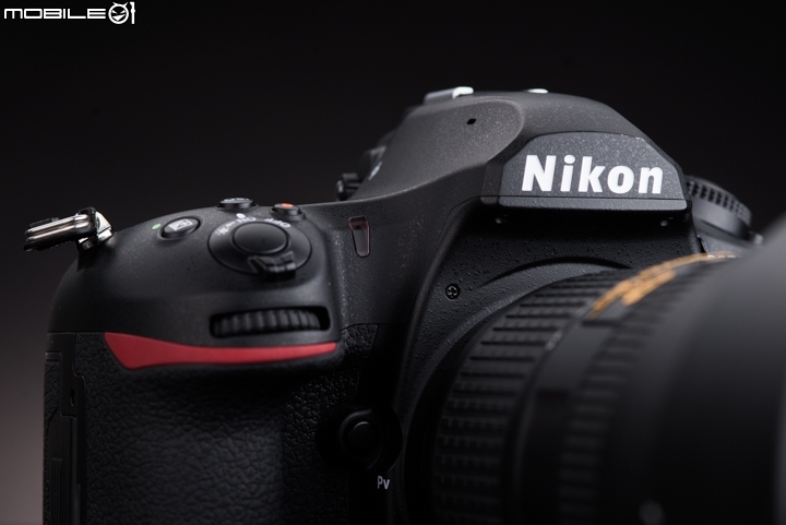 Nikon D850 將對焦輔助燈取代為倒數計時燈 Nikon D850 將對焦輔助燈取代為倒數計時燈
