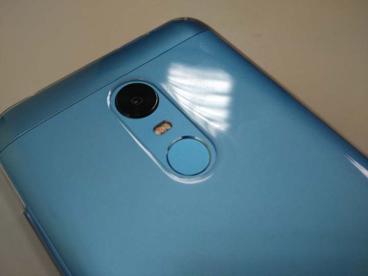 仇人相見,分外眼紅,同時入手紅米5PLUS及魅藍NOTE6