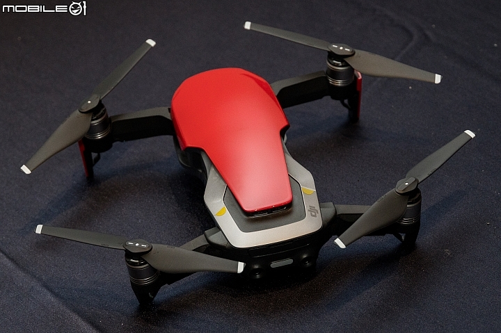 DJI Mavic Air 紅色版本 DJI Mavic Air 紅色版本
