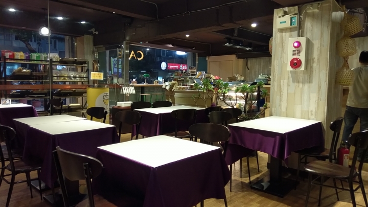 喜來登後面優雅的南洋小餐館 : 冠軍烘培*南洋館