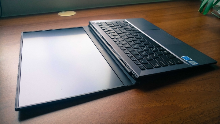 驚人之作,史上最輕 14” 商務美型機B9440UA