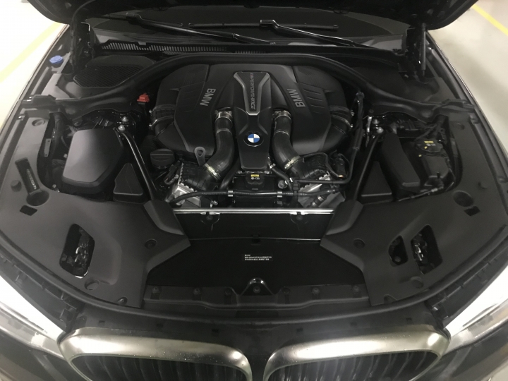 BMW G30 M550i-X drive