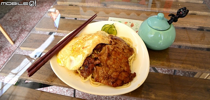 我的 gogoro 2 漫遊食記:真心,豬排炒麵 X 角落花燒圈。