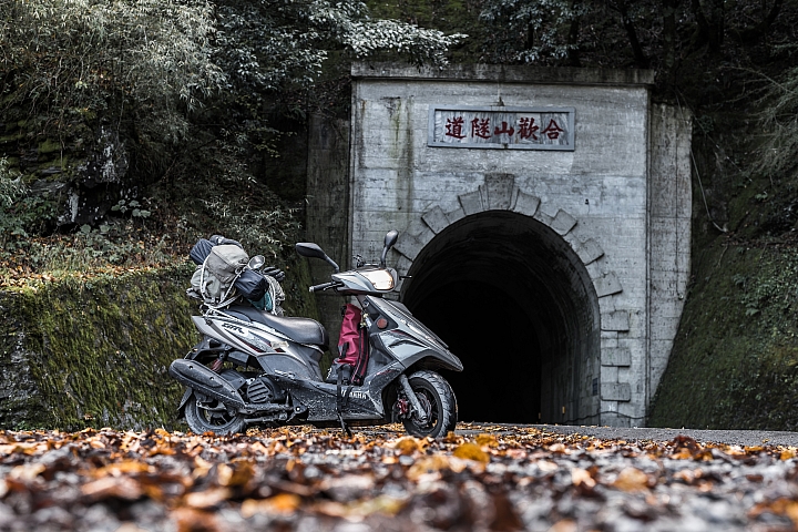 機車元旦上奇萊,好冷阿【圖多有後製!,傷眼勿怪】