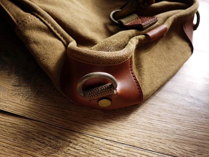 【網購包包】Discovery Adventures復古單肩後背包 DHF64690-KI |開箱|