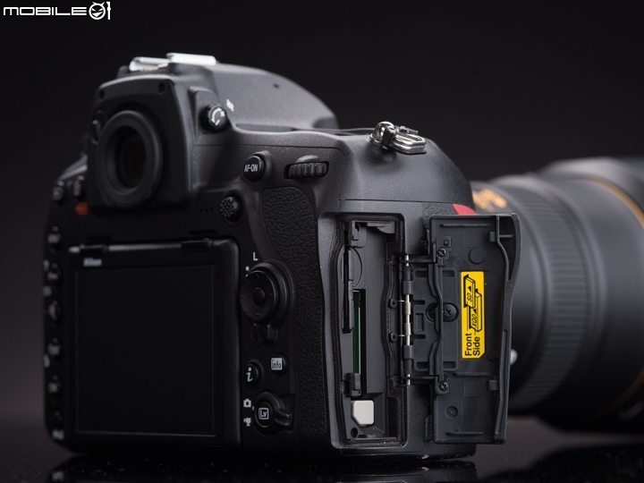 Nikon D850 記憶儲存方式 SD支援UHS-II的規格 Nikon D850 記憶儲存方式 SD支援UHS-II的規格