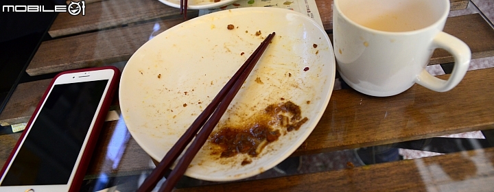 我的 gogoro 2 漫遊食記:真心,豬排炒麵 X 角落花燒圈。