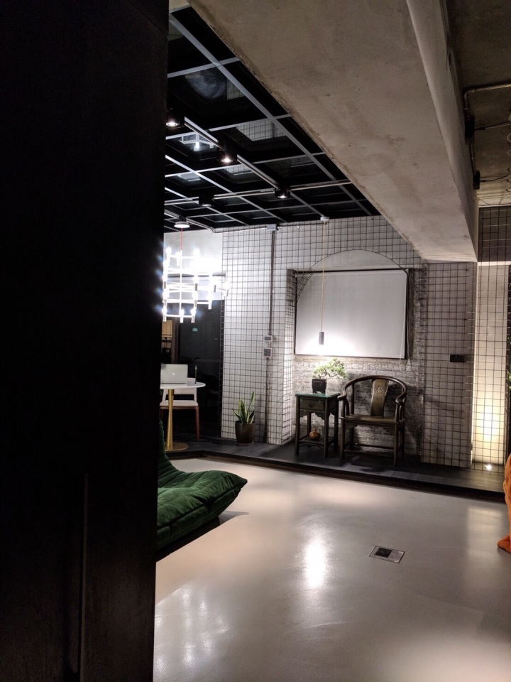 【開箱】工業混搭風,讓狗享受的家