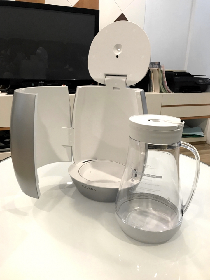 「開箱」Alchema 智慧自助釀酒器 :P