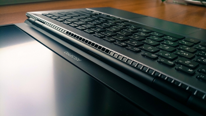 驚人之作,史上最輕 14” 商務美型機B9440UA