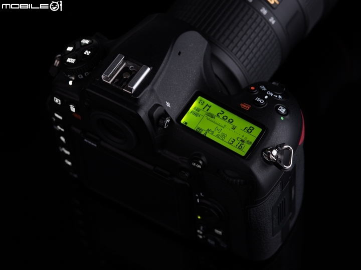Nikon D850 機身按鍵會發亮的功能 Nikon D850 機身按鍵會發亮的功能