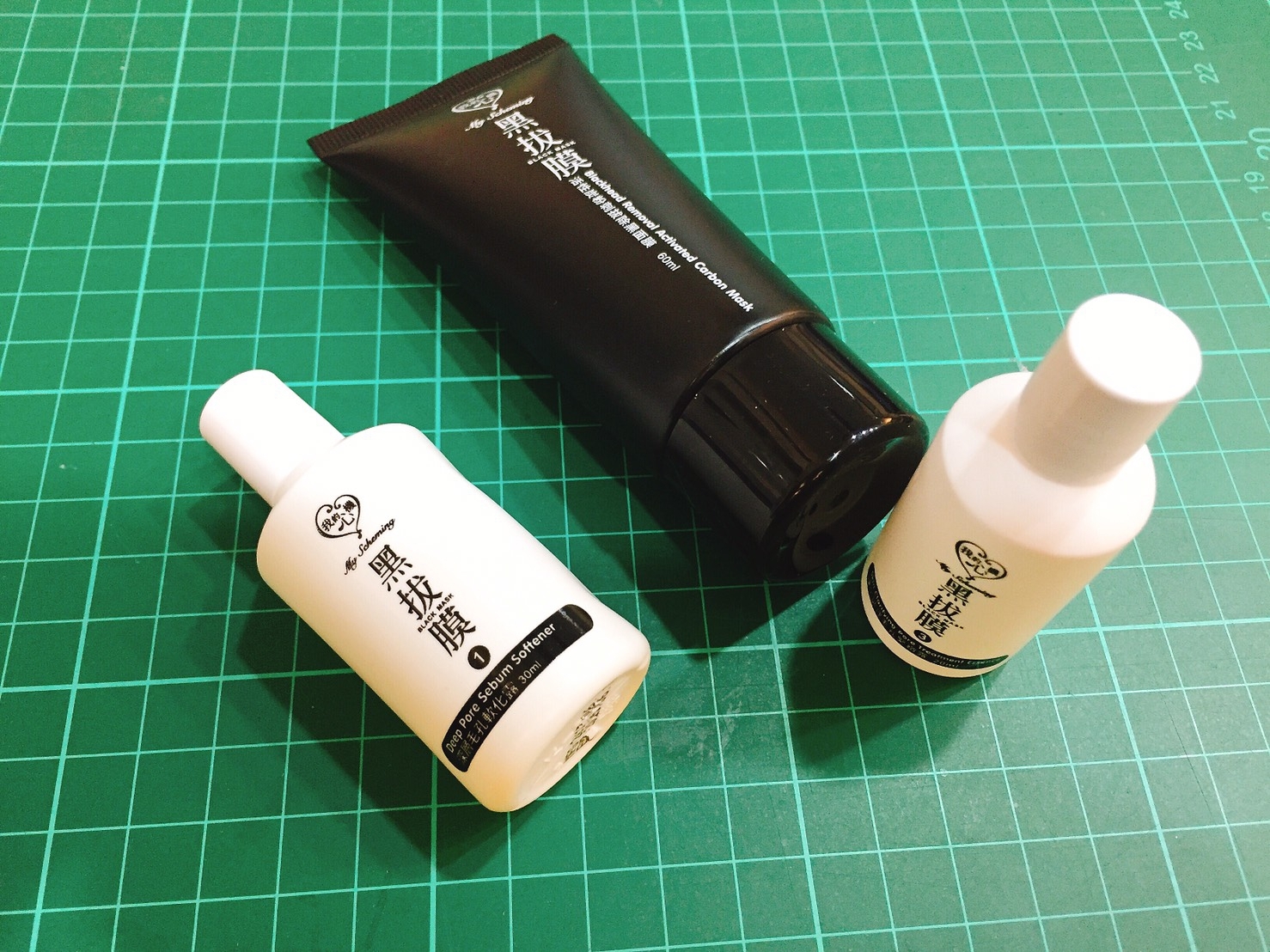 萬惡的黑頭,誰有辦法制止我女友瘋狂行徑