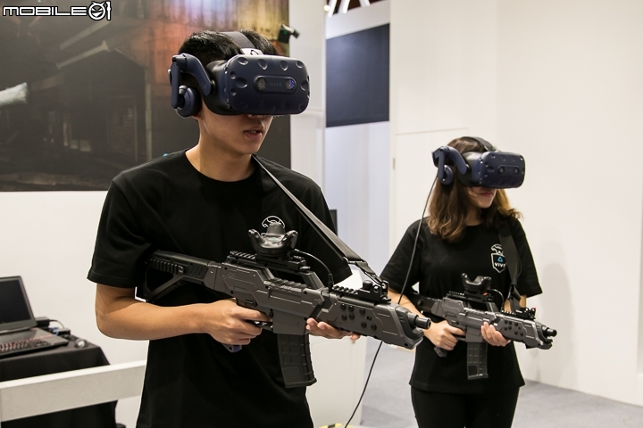 【TpGS18】新一代顯示器HTC VIVE Pro與VIVE無線模組首度在台展出 電玩展現場提供試玩體驗