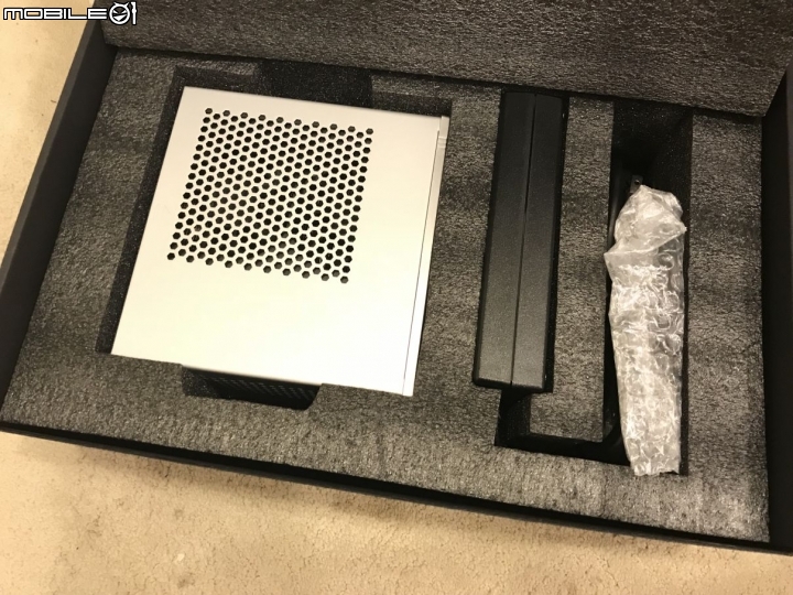 筆電內顯救星GALAX SNPR TB3 BOX