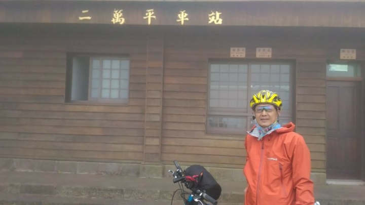 一個人的旅行(2017/12/29~12/31 台21+台18, 從水里爬上塔塔加, 阿里山二萬平車站, 露宿旅行)