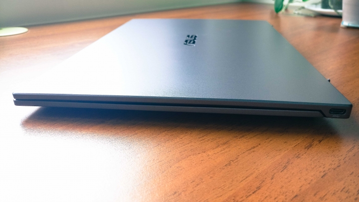 驚人之作,史上最輕 14” 商務美型機B9440UA
