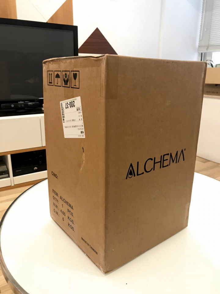「開箱」Alchema 智慧自助釀酒器 :P