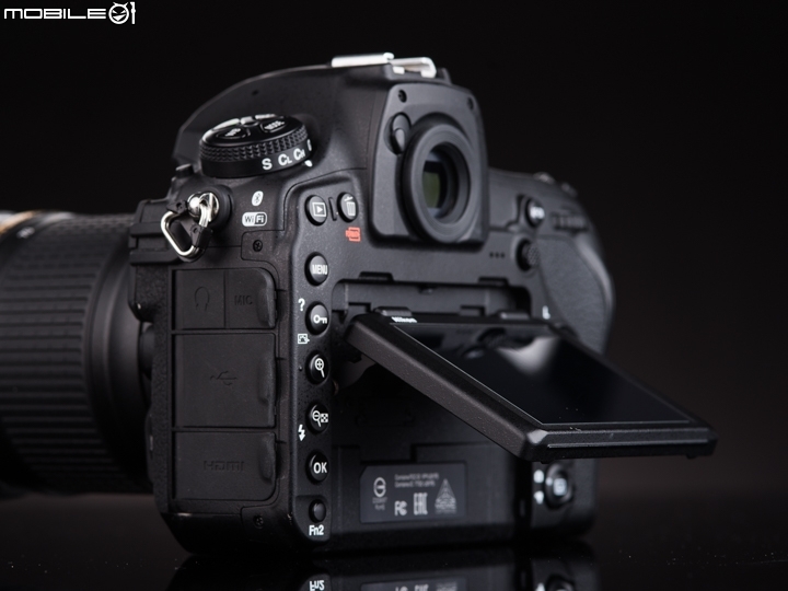 Nikon D850 翻轉螢幕 Nikon D850 翻轉螢幕