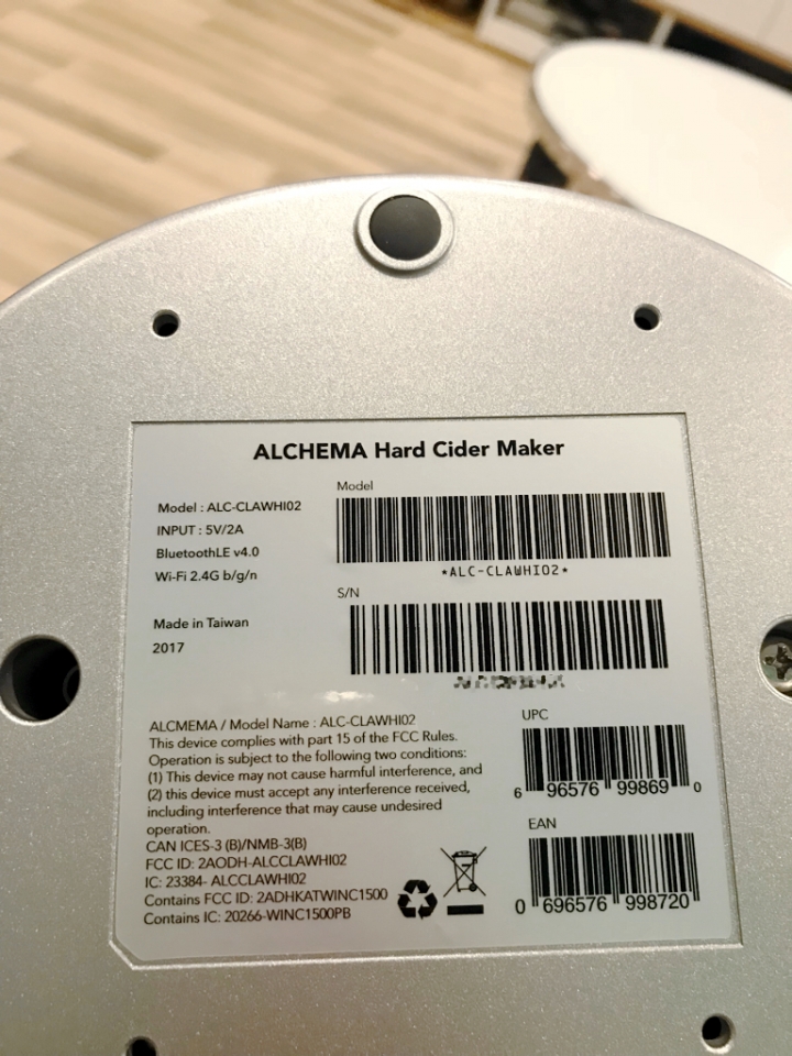 「開箱」Alchema 智慧自助釀酒器 :P