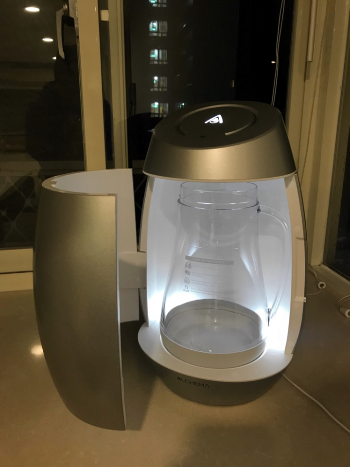 「開箱」Alchema 智慧自助釀酒器 :P