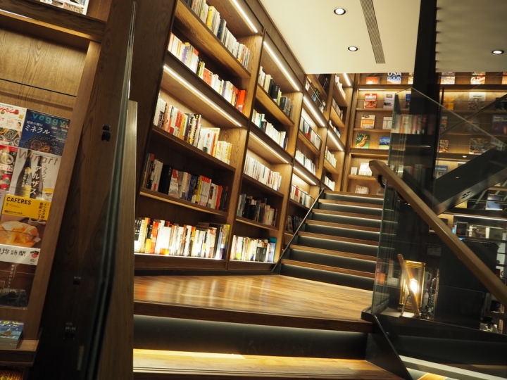 蔦屋書店 |經典美感再現-高質感日系書店|台北松山店