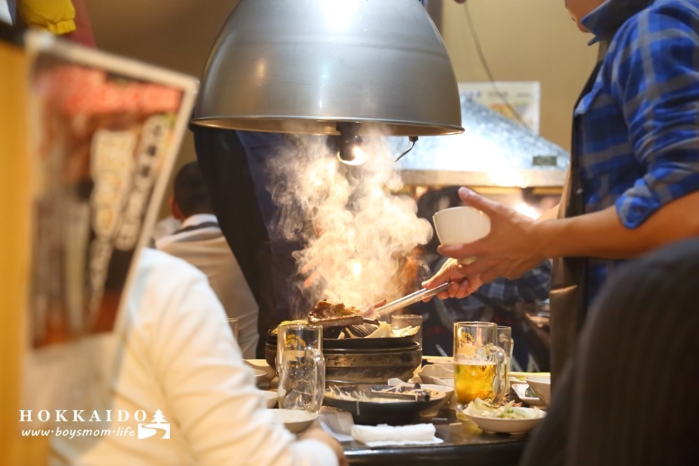 【旭川美食】成吉思汗烤肉名店大黑屋|充滿北國豪邁風格的極品羊肉燒烤店