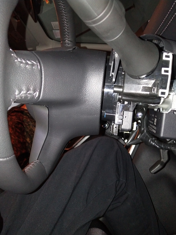 Nissan 2017 serena C27 更換方向盤按鍵