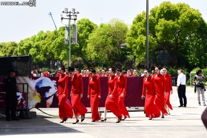 【海外情報】拼品牌新價值，F1取消雇用賽車女郎！